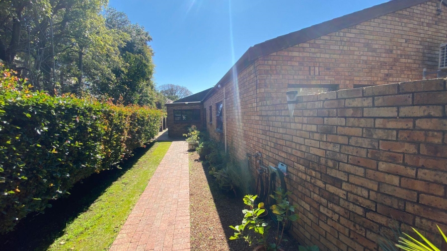 3 Bedroom Property for Sale in Lemoenkloof Western Cape